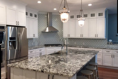 Kitchen - kitchen idea in Dallas