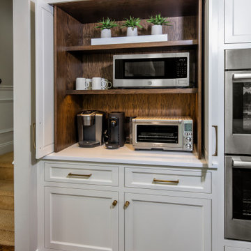 Functional Simplicity: A Modern Kitchen Space