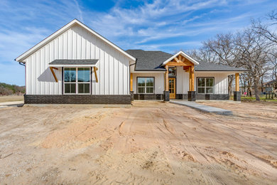 Cottage exterior home photo in Dallas