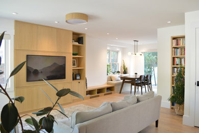 Inspiration for a contemporary living room remodel in Toronto