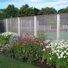 Tennis court fence