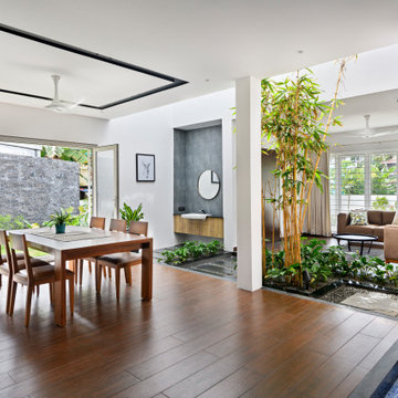 COURTYARD HOUSE