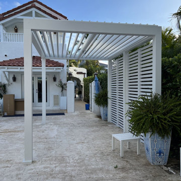 Pergola Palm Beach White with Privacy wall