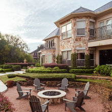 Backyard Fire pit Landscaping