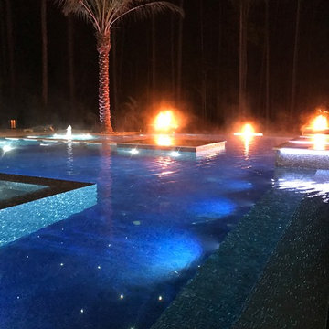 367 - Luxurious Pool with Fire Balls and Infinity Edge