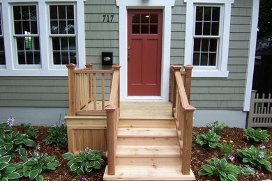 This is an example of a craftsman porch design in Chicago.