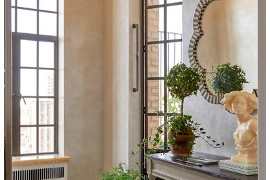 Transitional entryway photo in New York