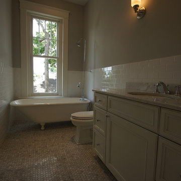 Bathroom/Laundry Room