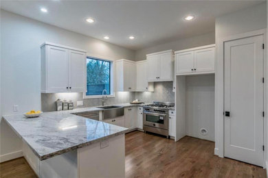 Kitchen - kitchen idea in Austin