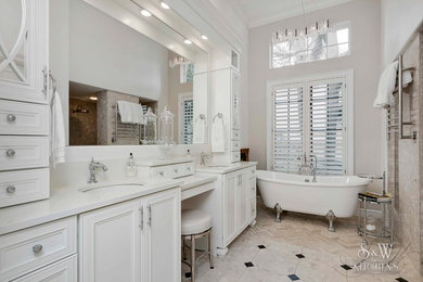 Bathroom - traditional bathroom idea in Tampa