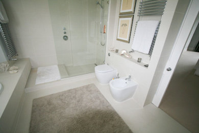 Inspiration for a large contemporary bathroom in London.