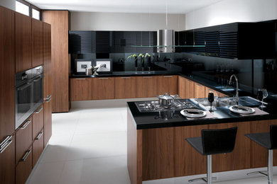 Kitchen photo in Toronto