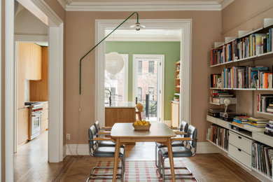 Dining room - contemporary dining room idea in New York