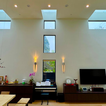 A new home for a renowned online game creator and family