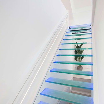 Glass treads: The perfect match for a durable and luxurious look!