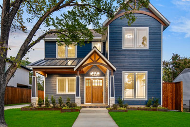 Inspiration for a craftsman exterior home remodel in Dallas