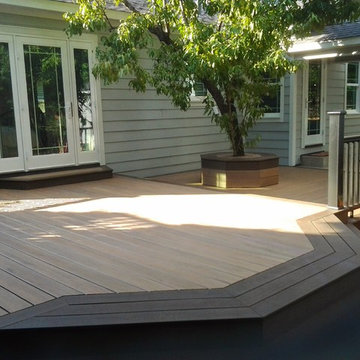 Composite deck with Radiance Railing and octo seating area