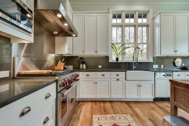 Inspiration for a timeless kitchen remodel in Austin