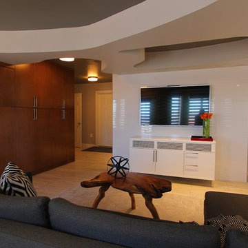 Modern Family Room & Mudroom