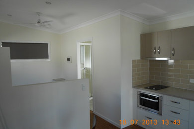 This is an example of a small traditional single-wall kitchen in Gold Coast - Tweed.