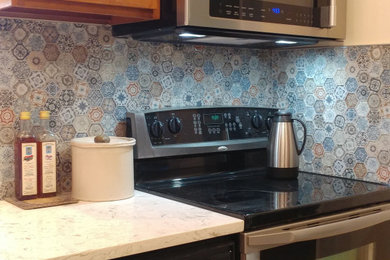 Example of an arts and crafts home design design in Montreal