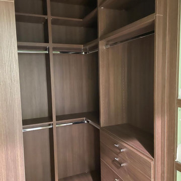 Walk-in closet