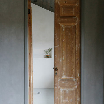 A Minimalist Retreat