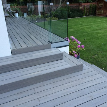 Garden Design with Composite Decking and Garden Balustrade