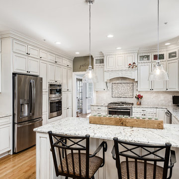 Bishop White with Chocolate Glaze kitchen