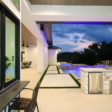 Modern: 4,950 ft², 4 BR/4 BA/2 ST home