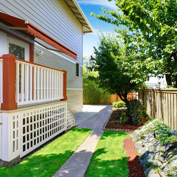7700 Retractable Awning accents home perfectly