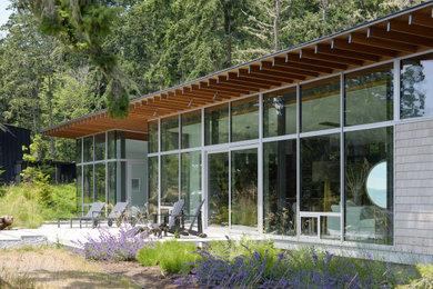 Minimalist exterior home photo in Seattle