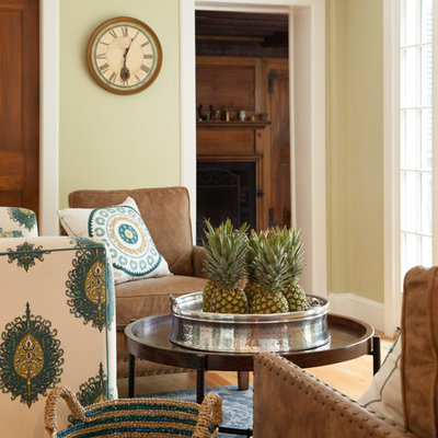 Example of a farmhouse home design design in Boston