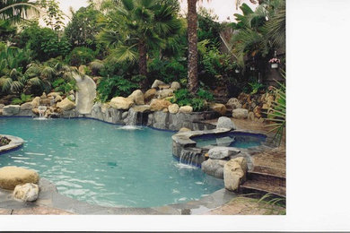 Example of a trendy pool design in San Diego