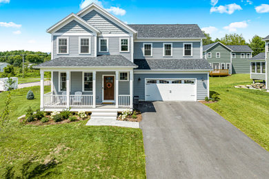 Example of an exterior home design in Burlington