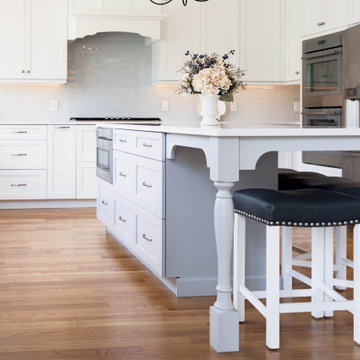 Classic White Kitchen with Timeless Appeal