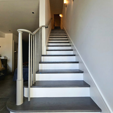 Project #112 | Traditional Staircase with Continuous Rail System