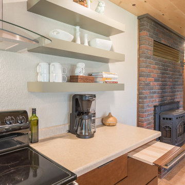 Warm modern kitchen