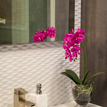 Mixed Textures for Modern Bathroom