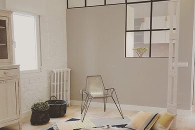 Urban living room photo in Madrid