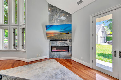 Entryway - modern entryway idea in Los Angeles