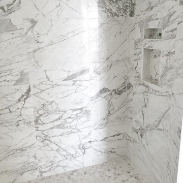 Shower with Niche