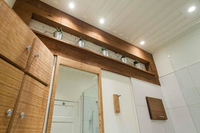 Home design - contemporary home design idea in Montreal