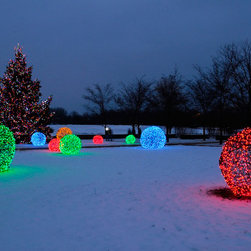 LED Light Balls at the Chicago Botanical Gardens - Holiday Lighting