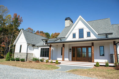 Example of an exterior home design in Charlotte