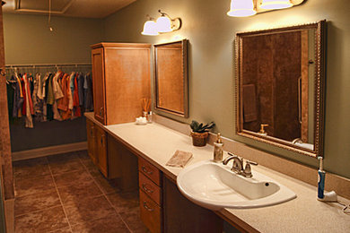 Inspiration for a timeless bathroom remodel in Atlanta