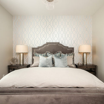 Clarkston, Guest Room