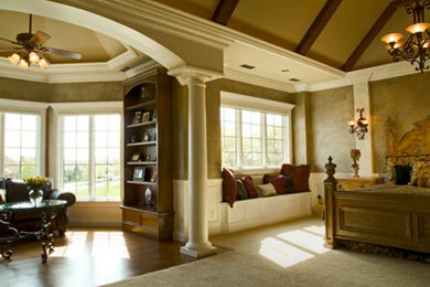 Bedroom - traditional bedroom idea in Chicago