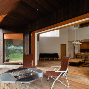 他の地域のビーチスタイルのおしゃれなデッキ (オーニング・日よけ) の写真