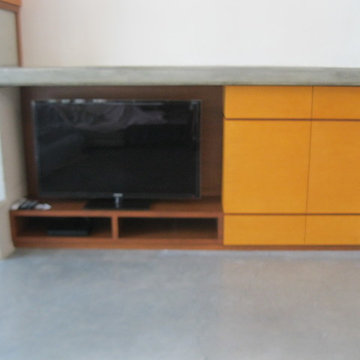 Fort Myers TV / Storage Unit